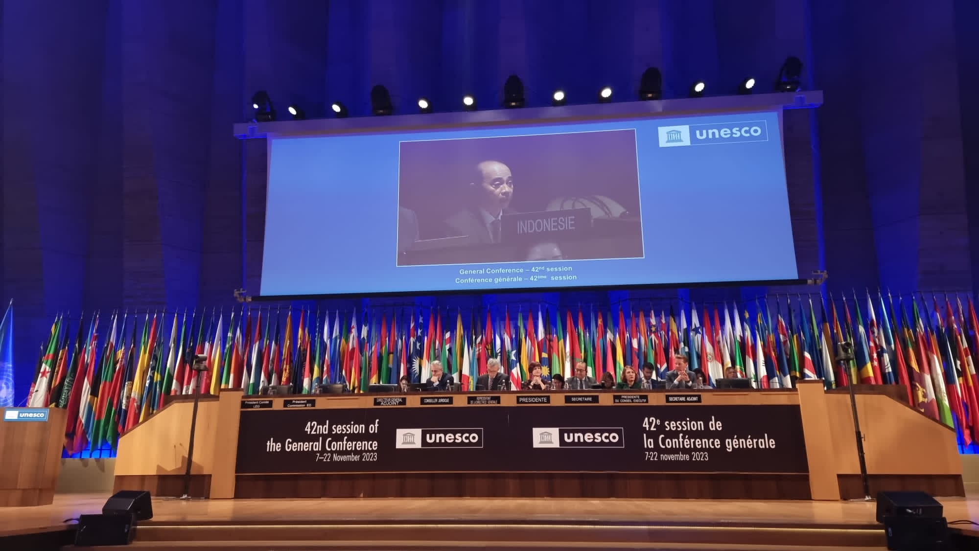 Bangga bahasa indonesia disetujui jadi bahasa resmi sidang umum unesco 1JQcp0lDb4
