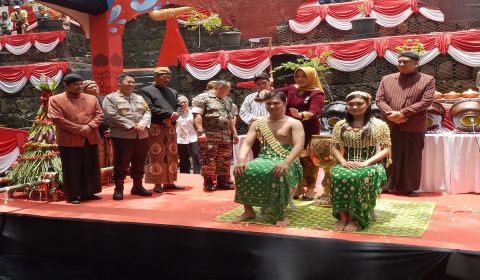 1667ad2ef581427abdc2260264bde755